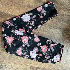 SO Kids Leggings - Black with Pink Floral